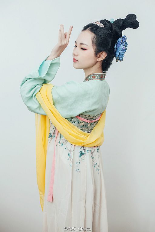幸福的背景是不幸